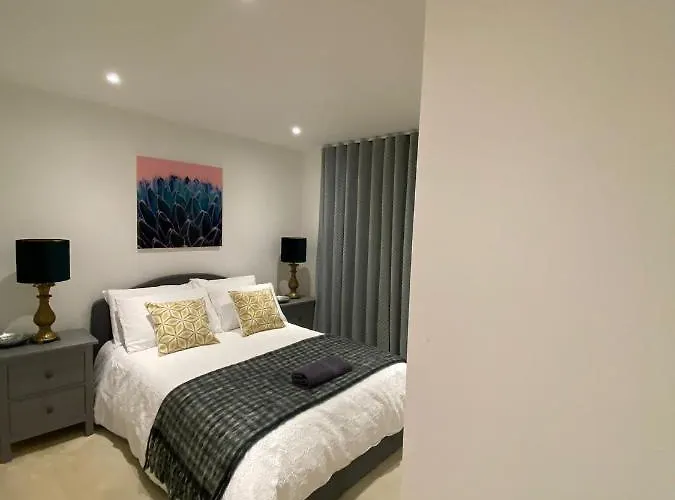 Fabulous 2 Bed Apartment In Vauxhall
